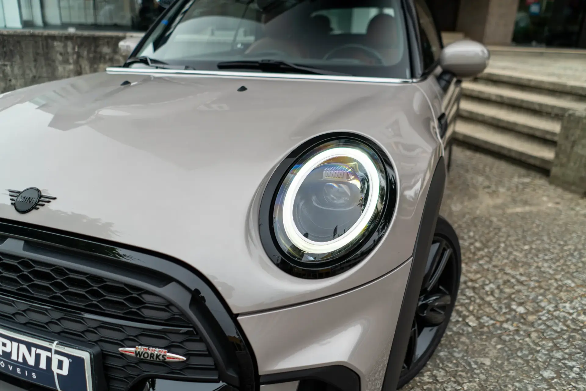 MINI Cabrio Cooper Premium Extra JCW Auto 34
