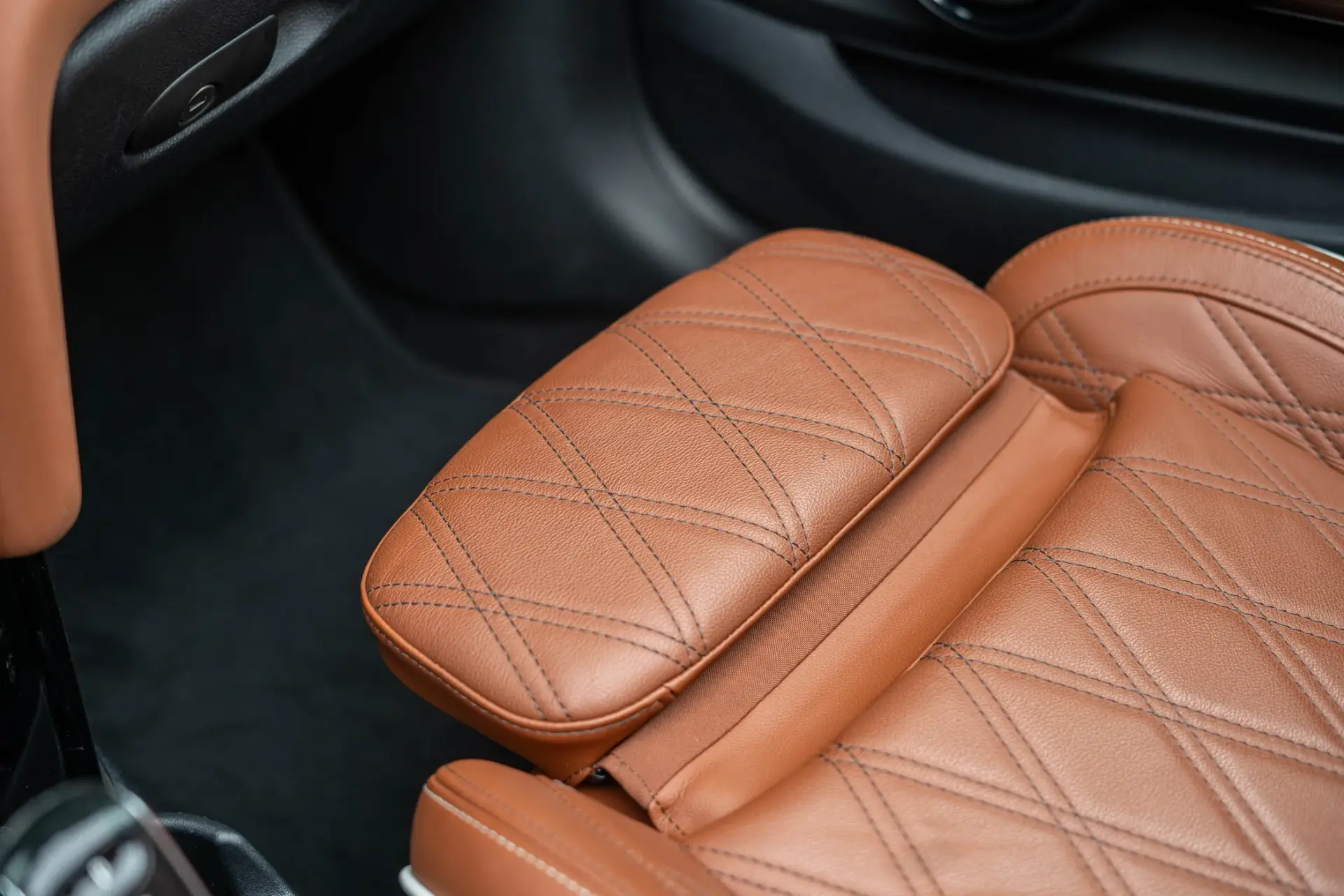 MINI Cabrio Cooper Premium Extra JCW Auto 57