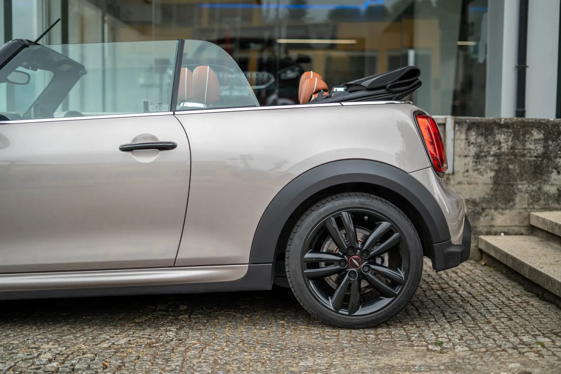 MINI Cabrio Cooper Premium Extra JCW Auto 69