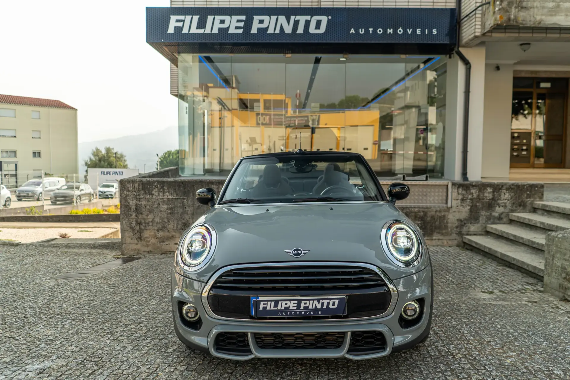 MINI Cabrio Cooper Premium Extra JCW Auto 4