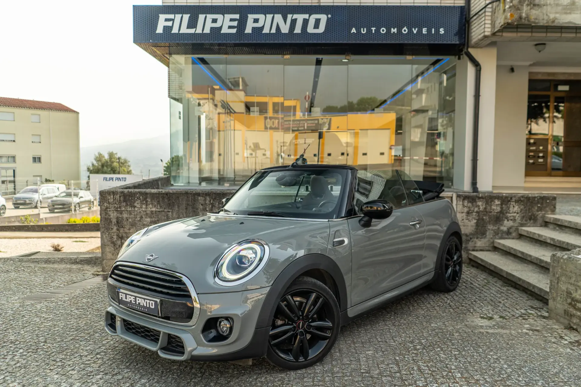 MINI Cabrio Cooper Premium Extra JCW Auto 49