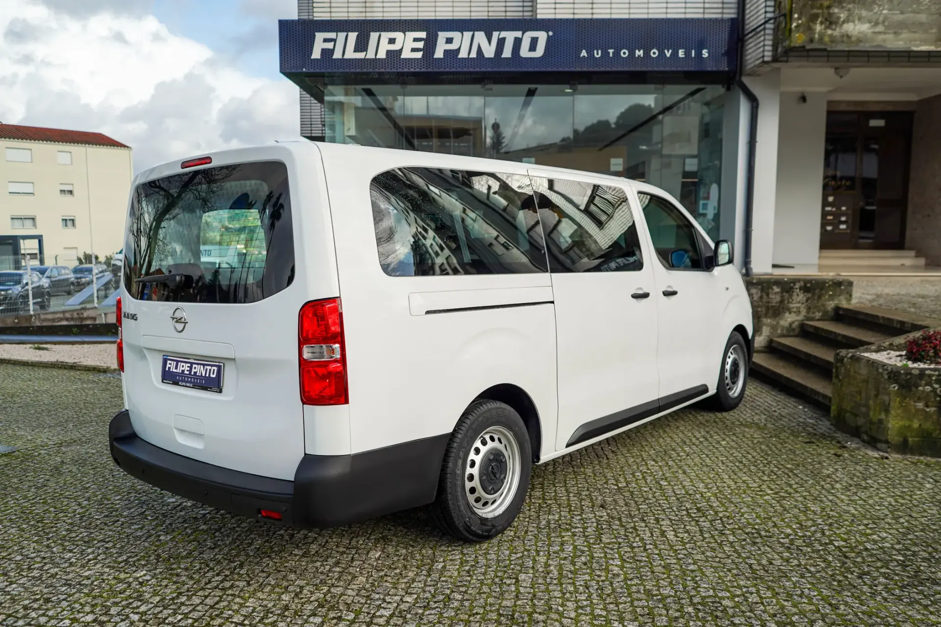 Opel Vivaro 1.5 CDTi L3H1 Essentia 5