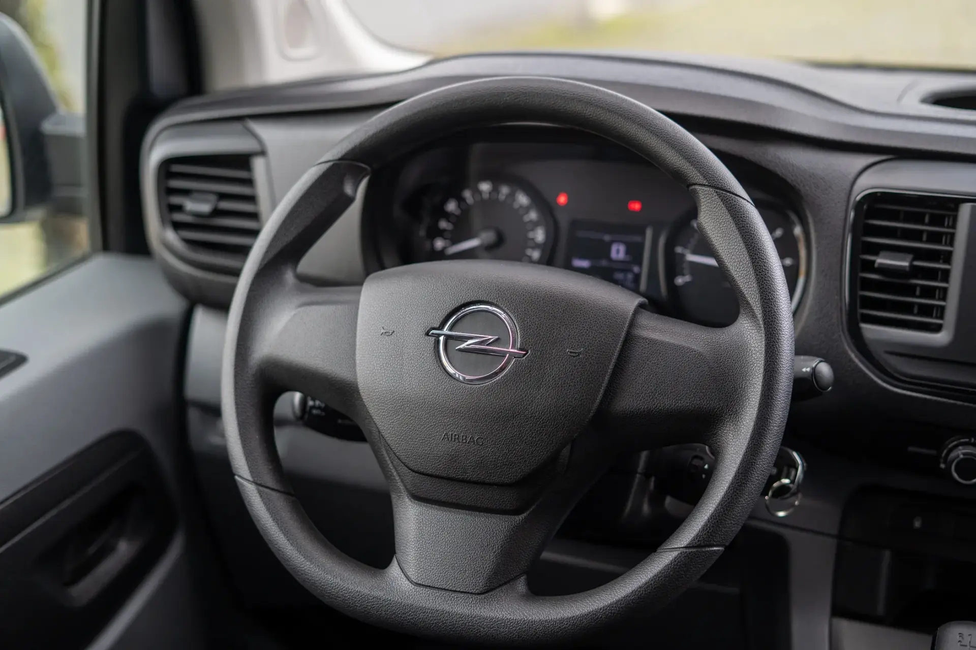 Opel Vivaro 1.5 CDTi L3H1 Essentia 9