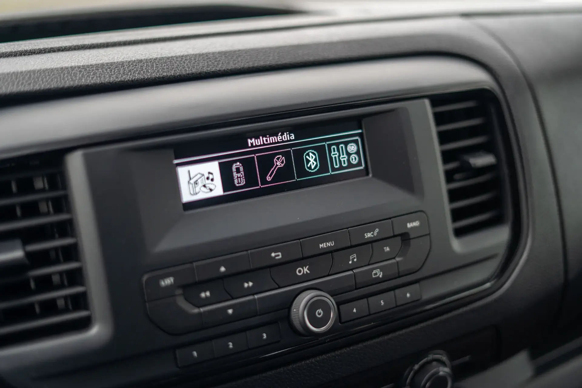 Opel Vivaro 1.5 CDTi L3H1 Essentia 13
