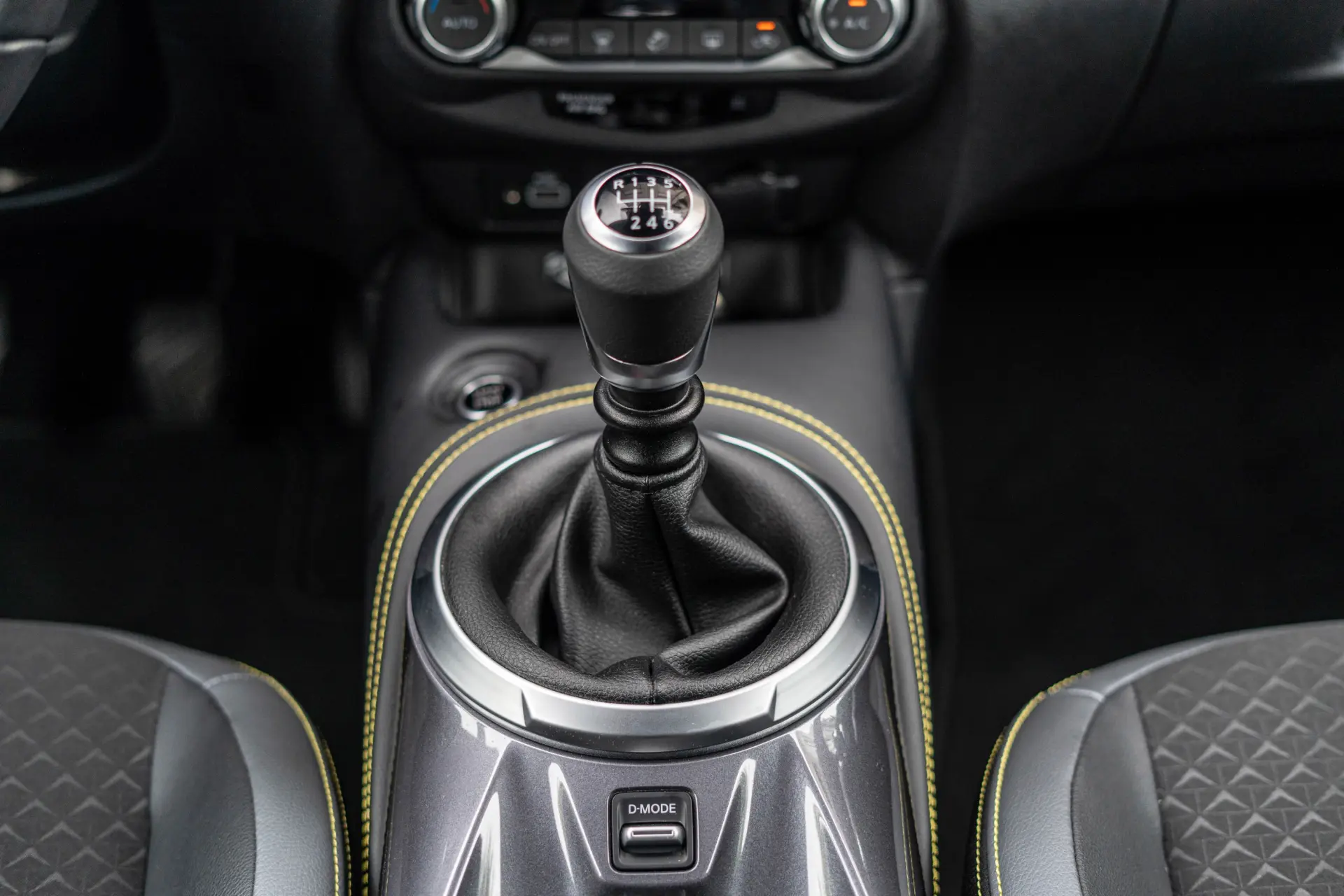 Nissan Juke 1.0 DIG-T Kiiro 30