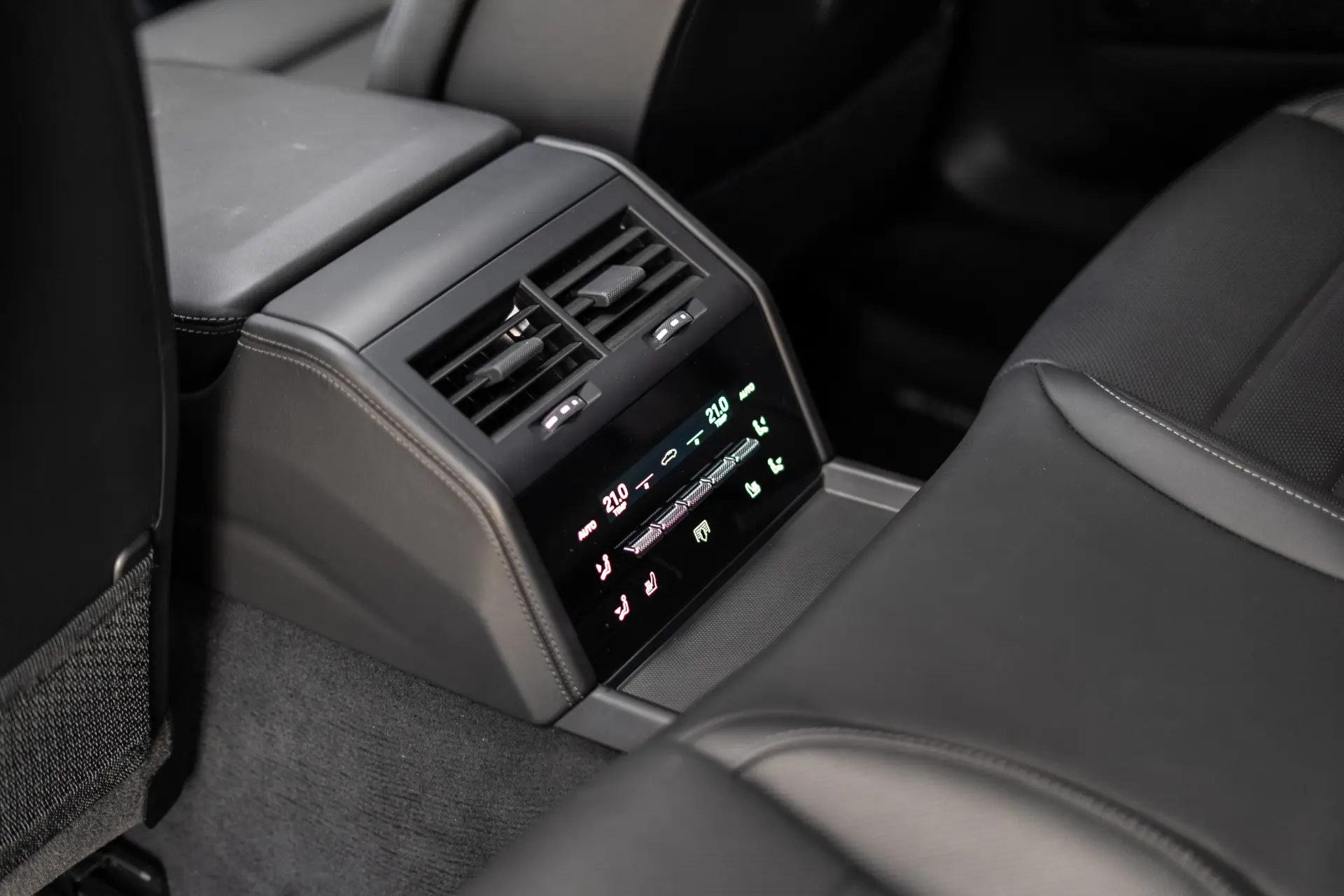 Porsche Panamera 4S E-Hybrid 77