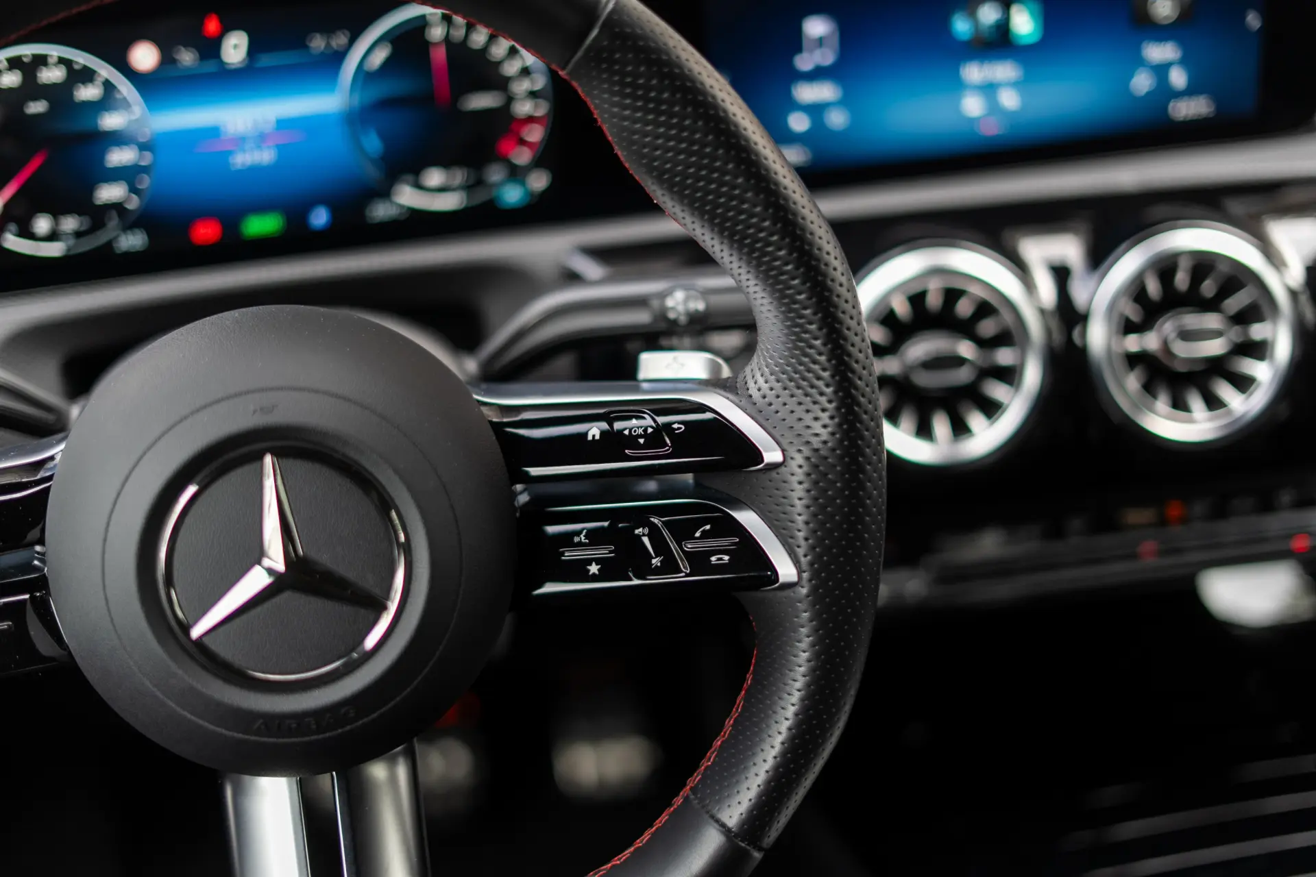 Mercedes-Benz CLA 250 e Shooting Brake AMG Line 13