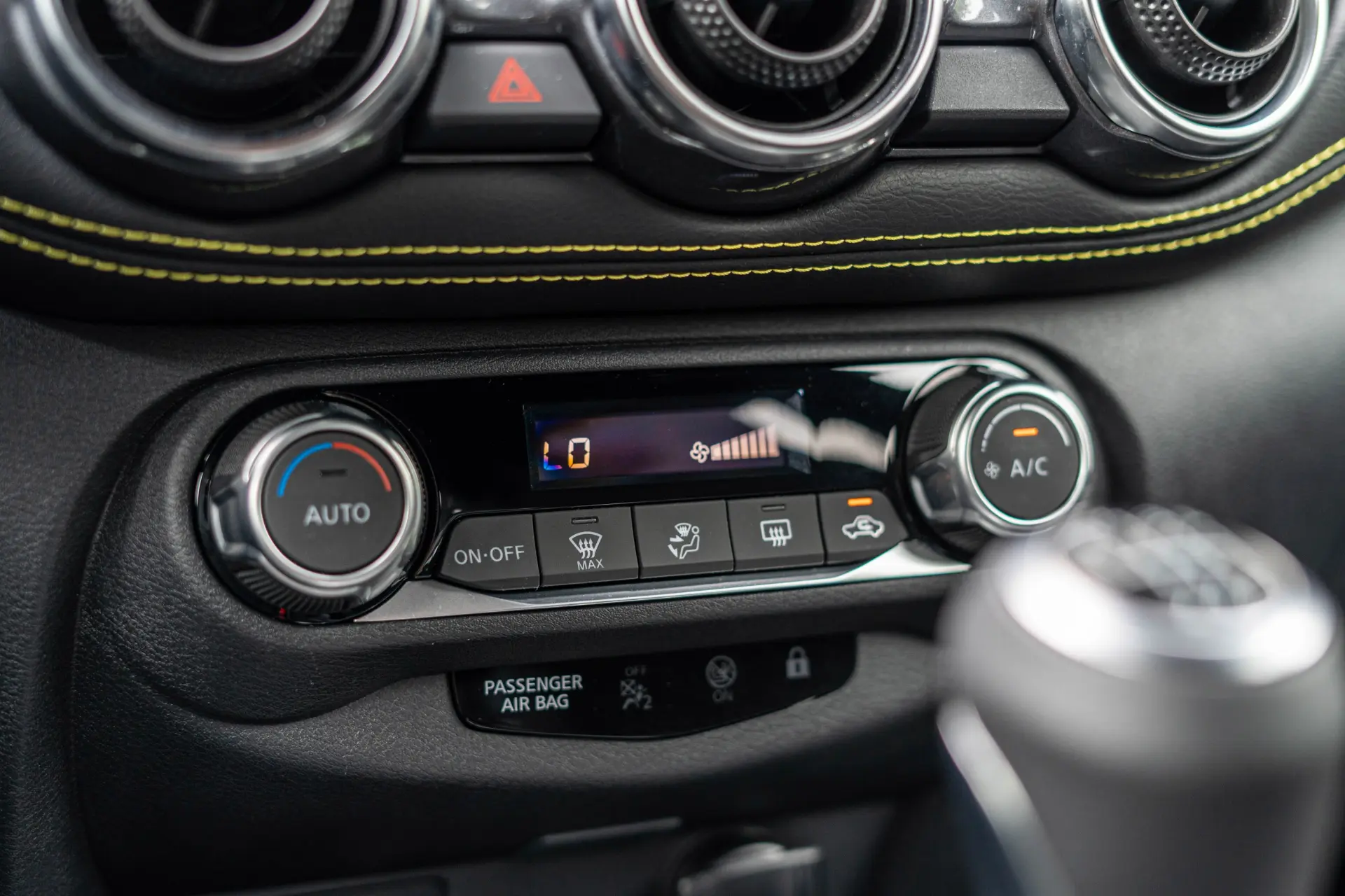 Nissan Juke 1.0 DIG-T Kiiro 27
