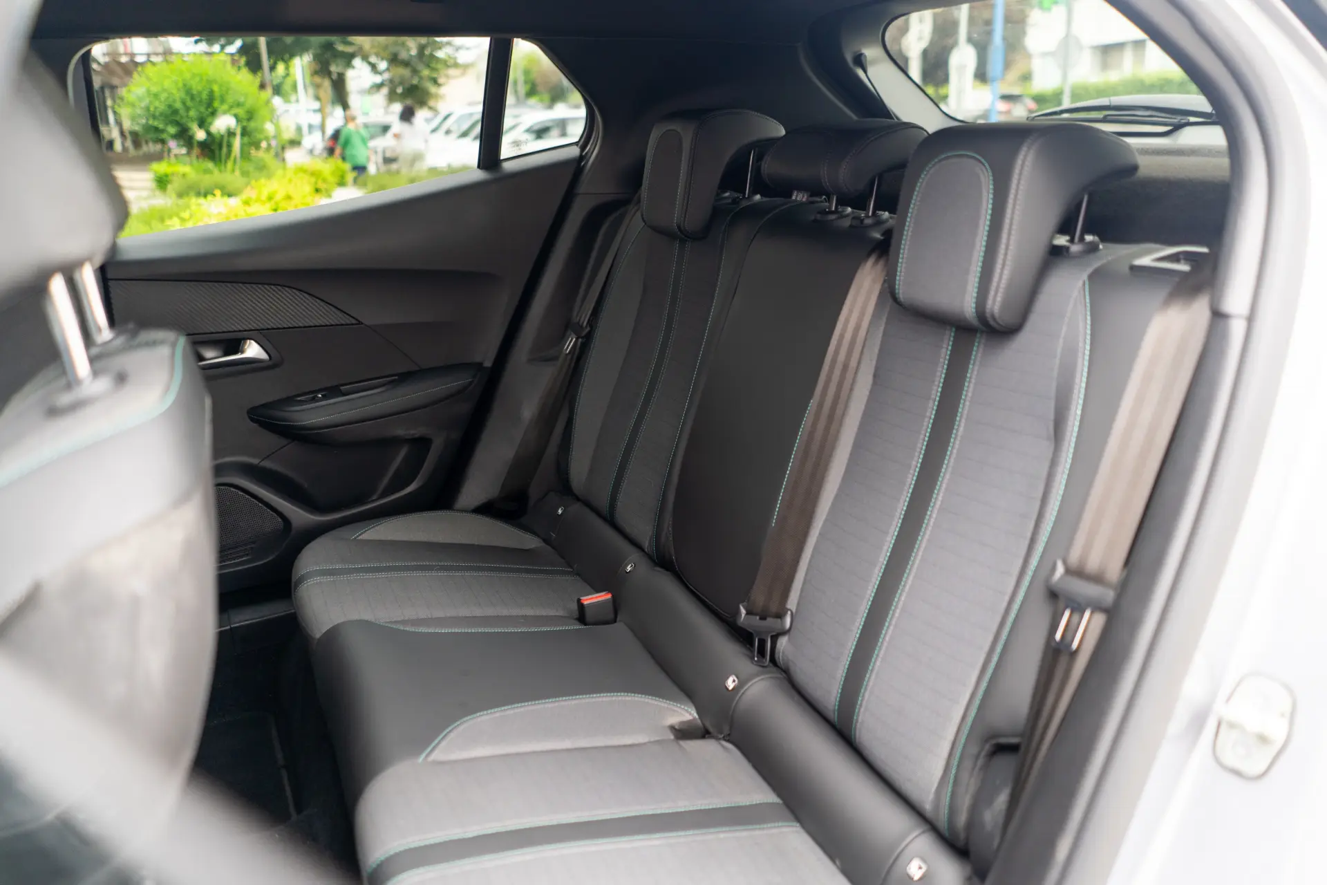 Peugeot 2008 1.2 PureTech Allure Pack 42