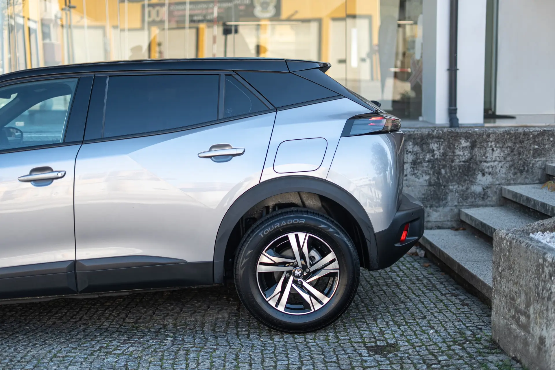 Peugeot 2008 1.5 BlueHDi Active Pack EAT8 61