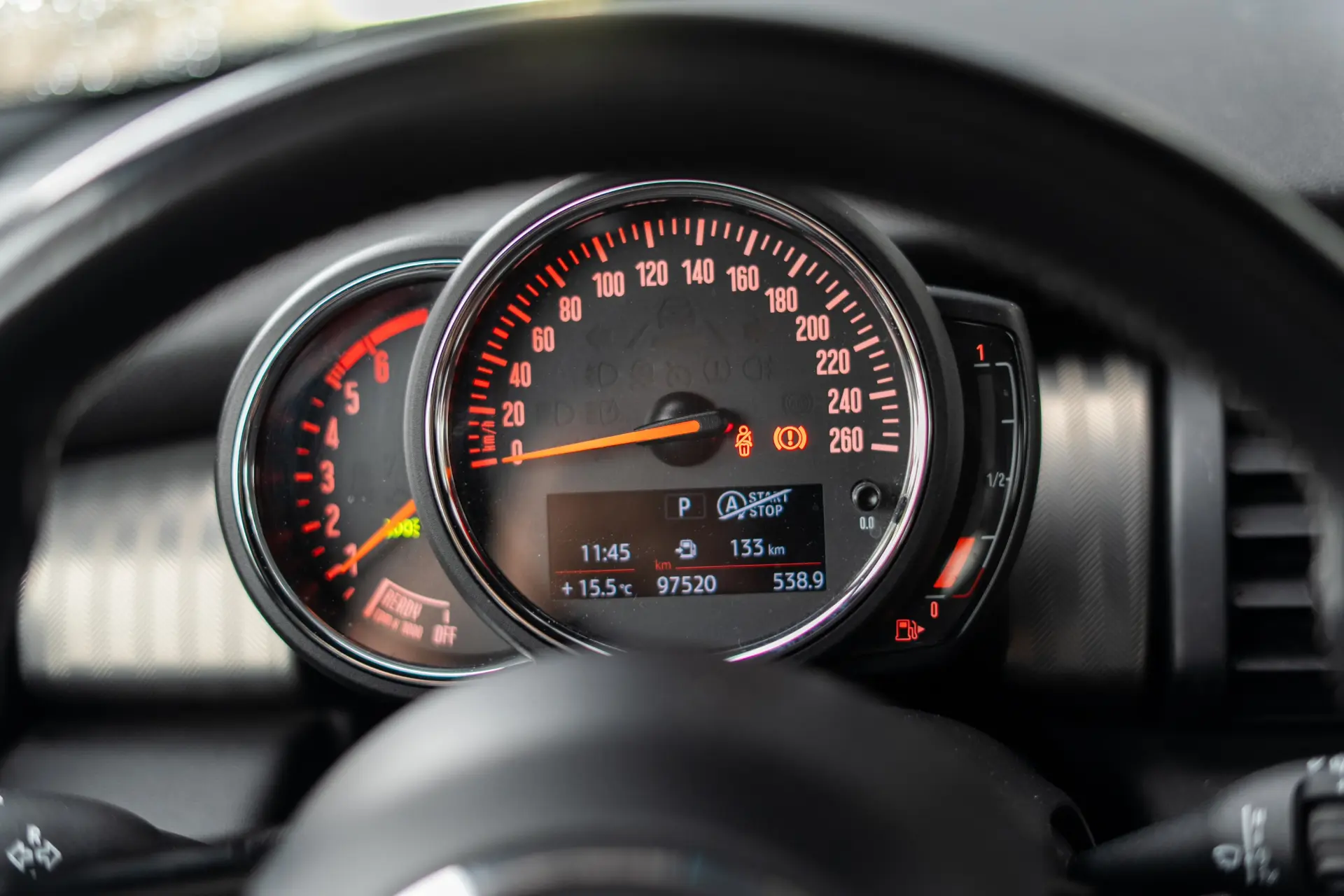 MINI 5 Portas Cooper D Auto 13