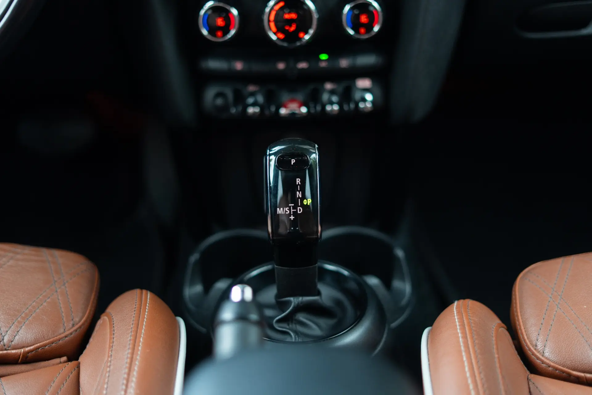 MINI 5 Portas Cooper D Auto 30