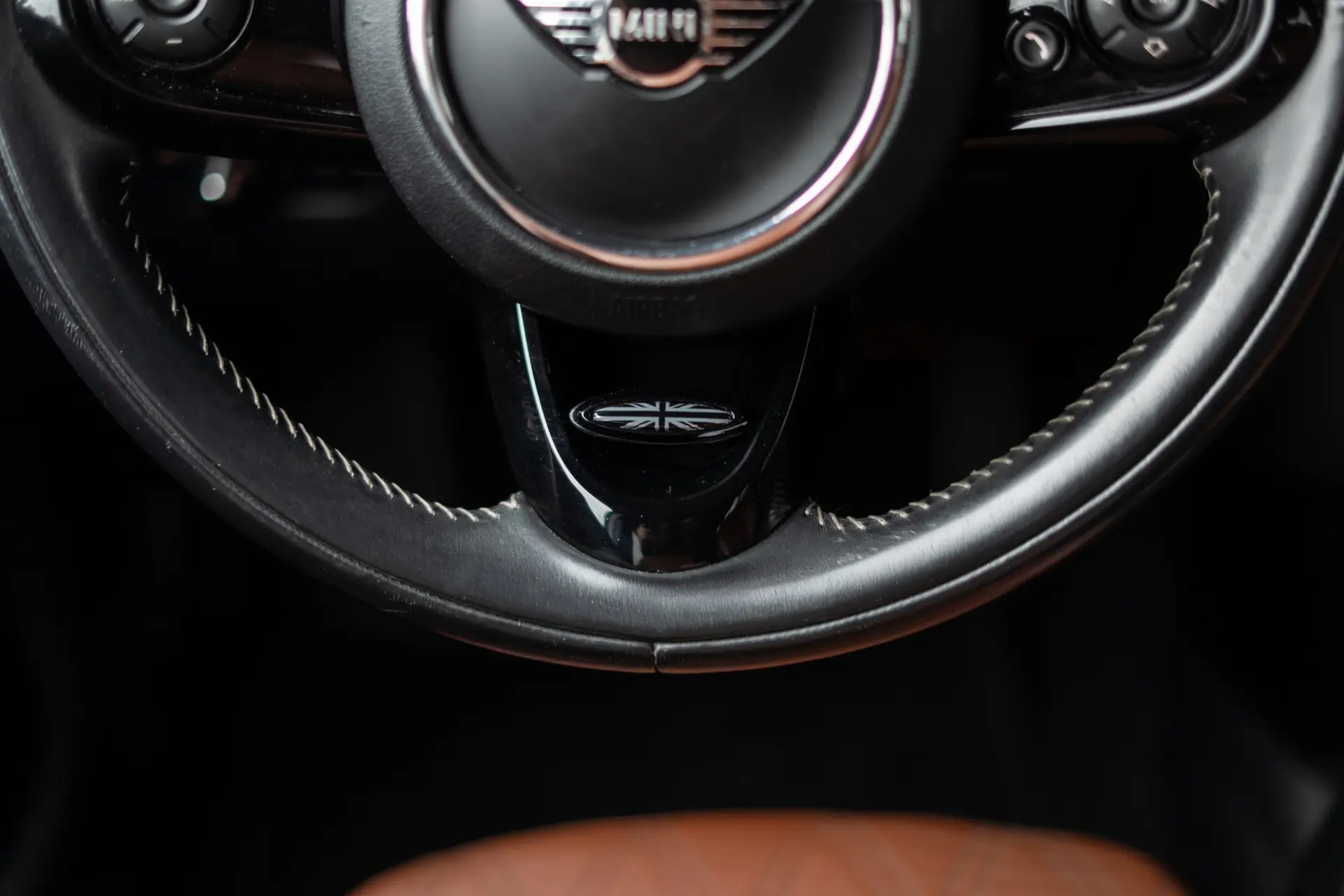 MINI 5 Portas Cooper D Auto 11