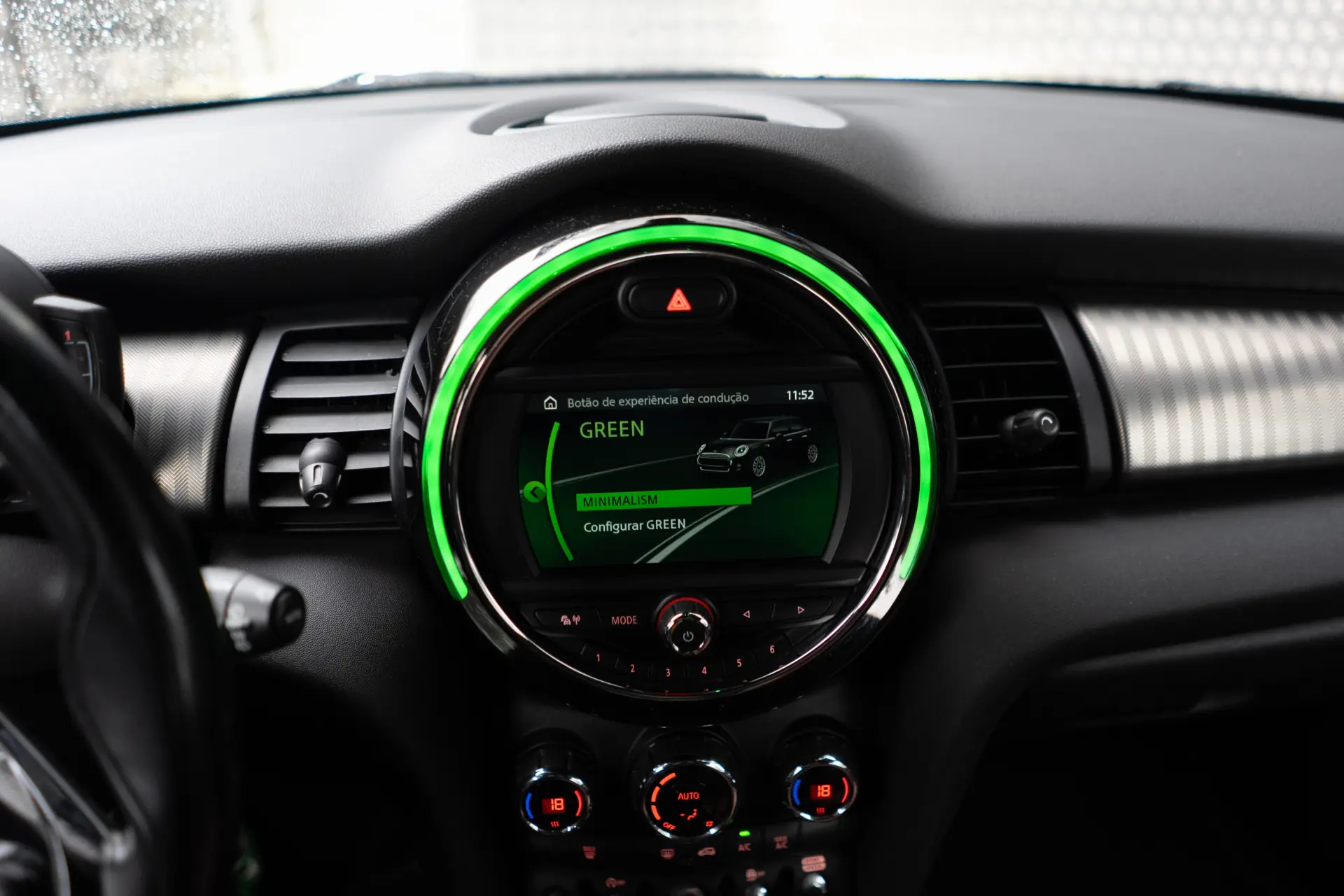 MINI 5 Portas Cooper D Auto 24