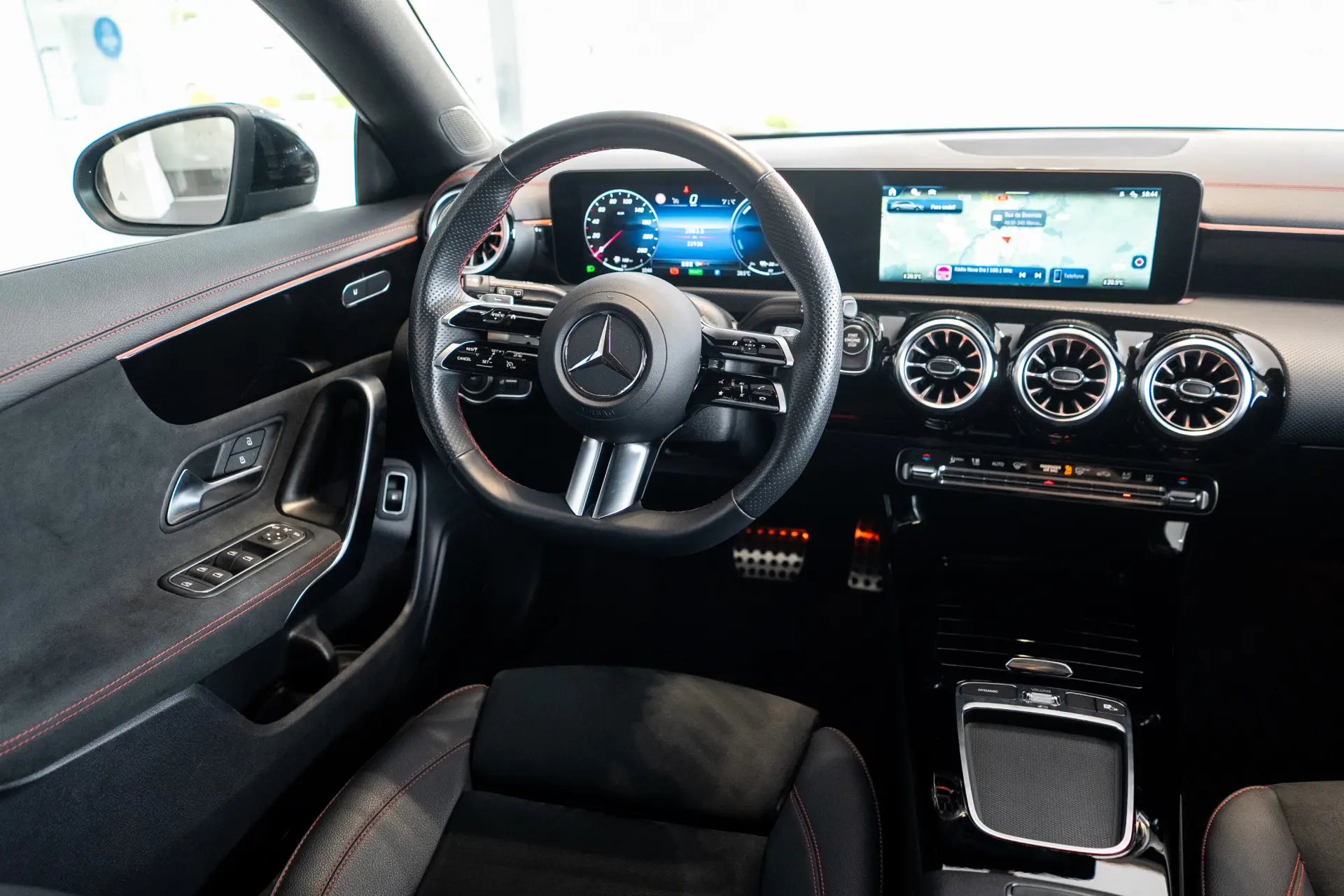 Mercedes-Benz CLA 250 e Shooting Brake AMG Line 7