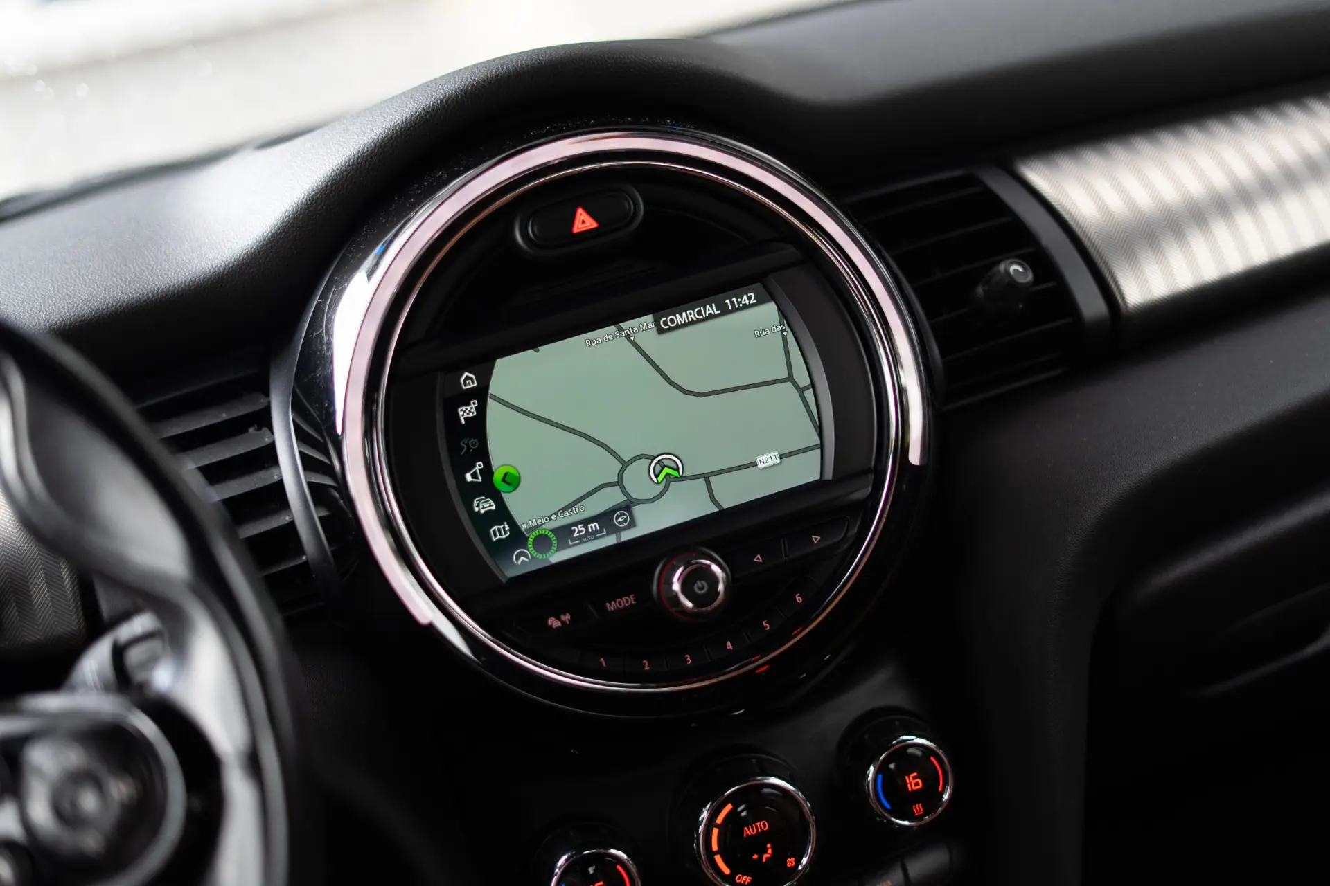 MINI 5 Portas Cooper D Auto 73