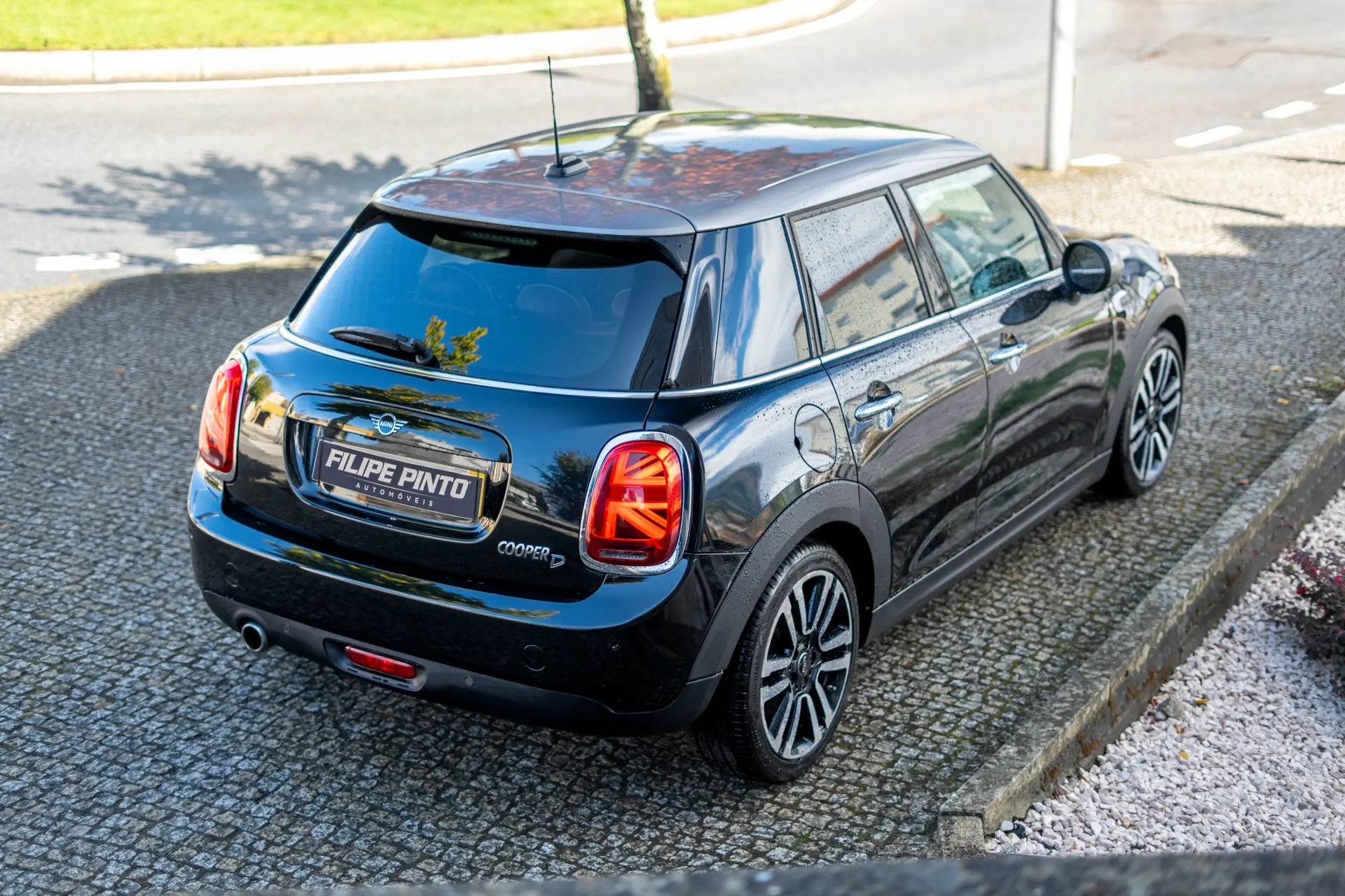 MINI 5 Portas Cooper D Auto 77