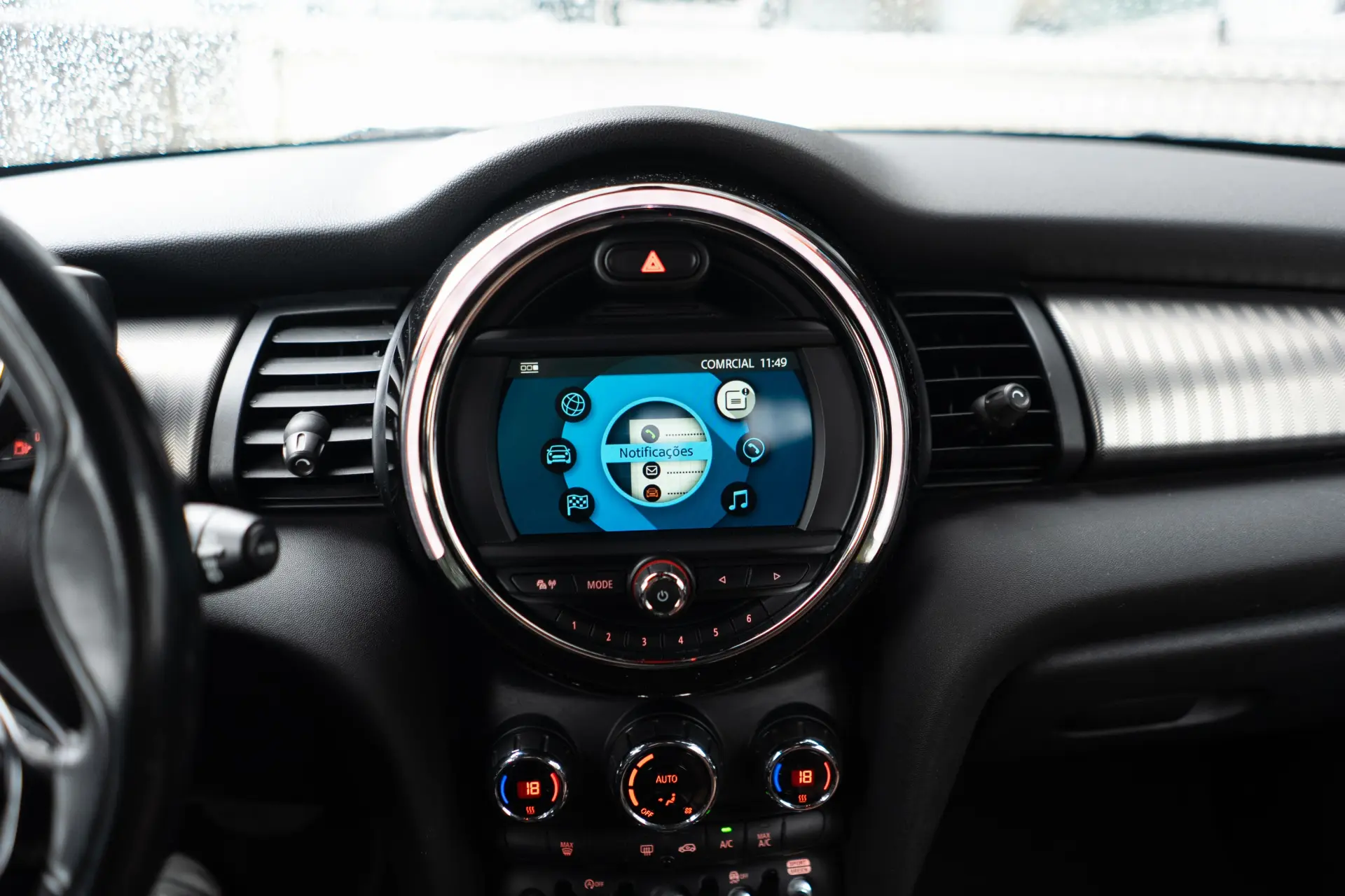 MINI 5 Portas Cooper D Auto 64