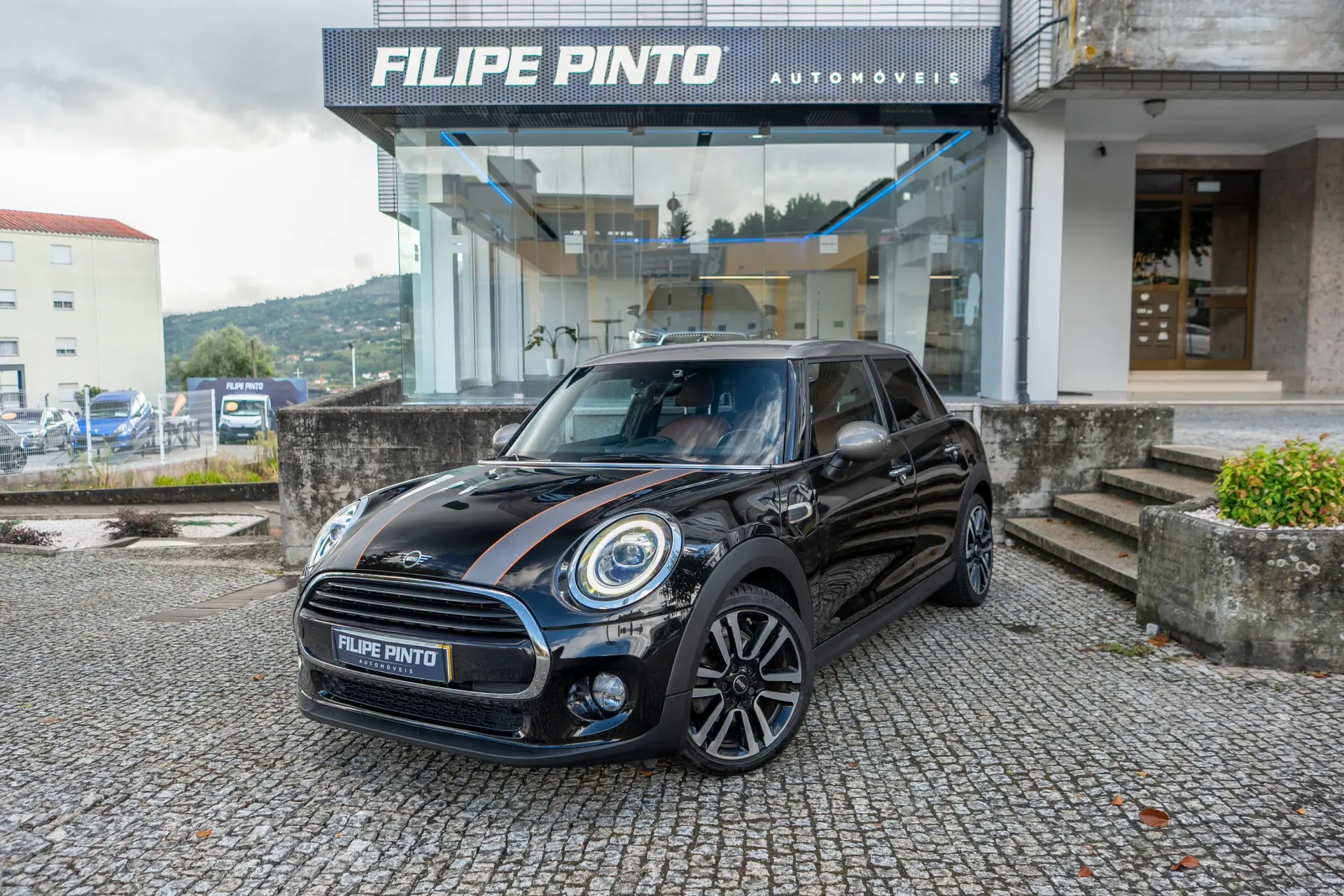 MINI 5 Portas Cooper D Auto 49