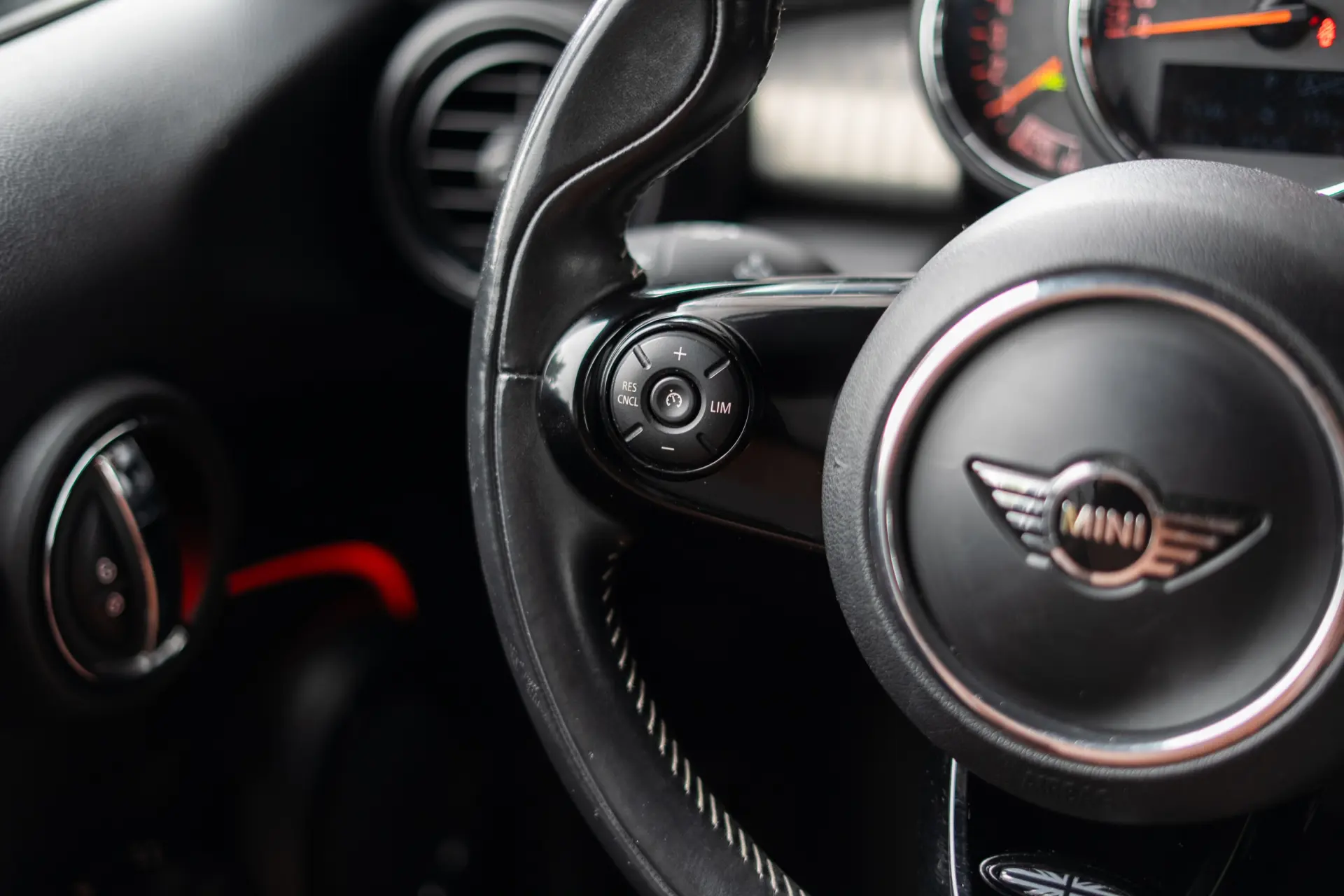 MINI 5 Portas Cooper D Auto 9