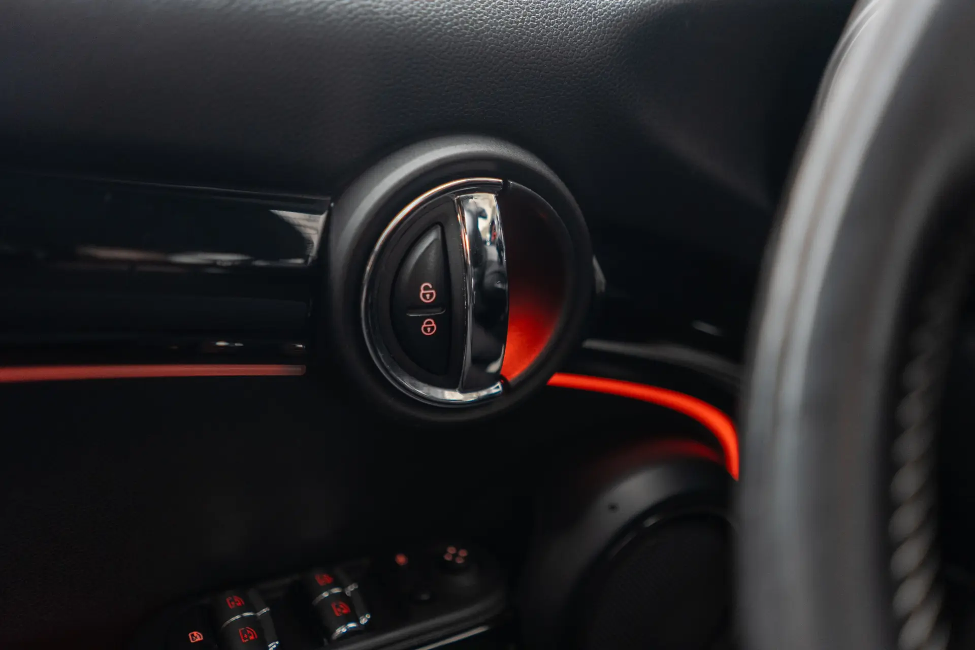 MINI 5 Portas Cooper D Auto 36