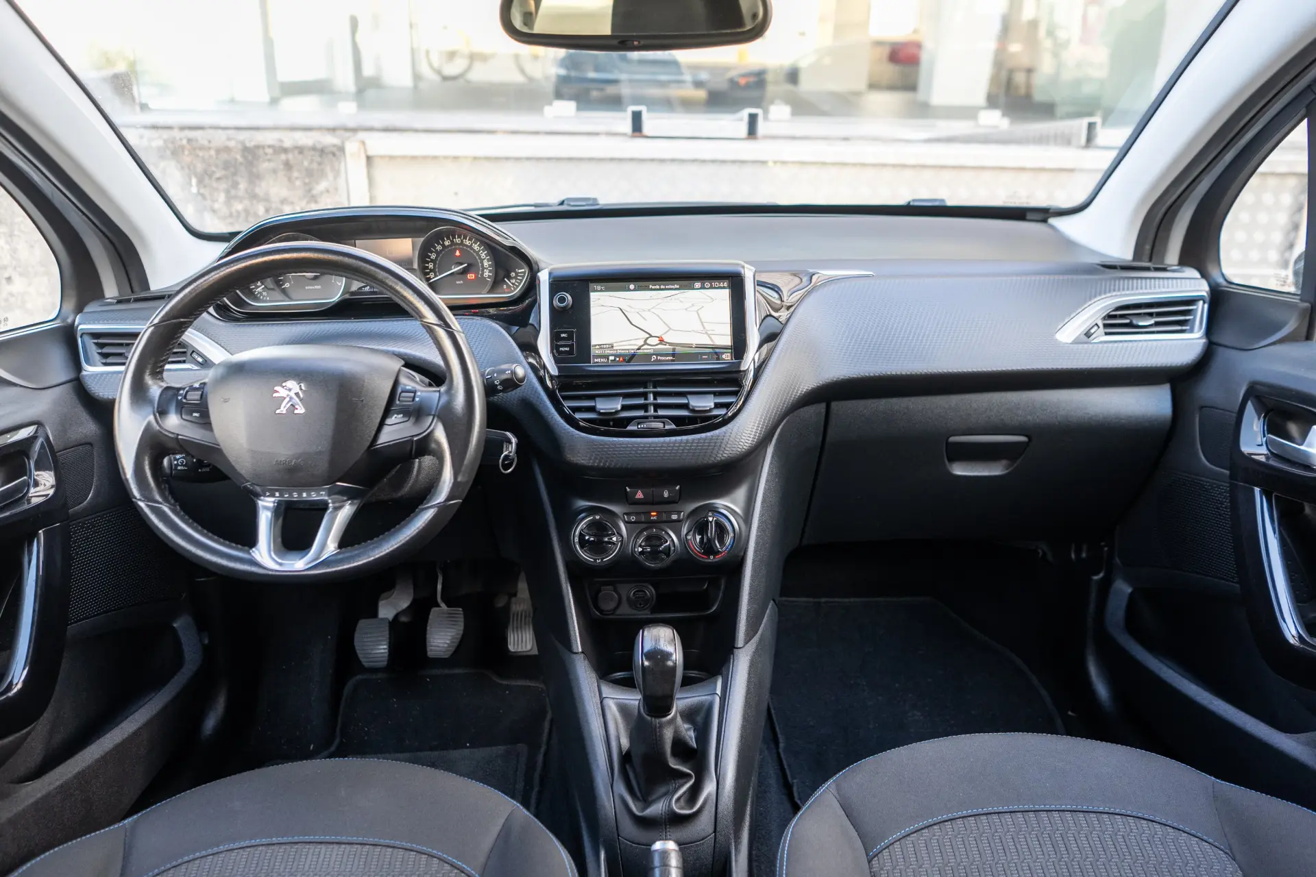 Peugeot 208 1.2 PureTech Style 6