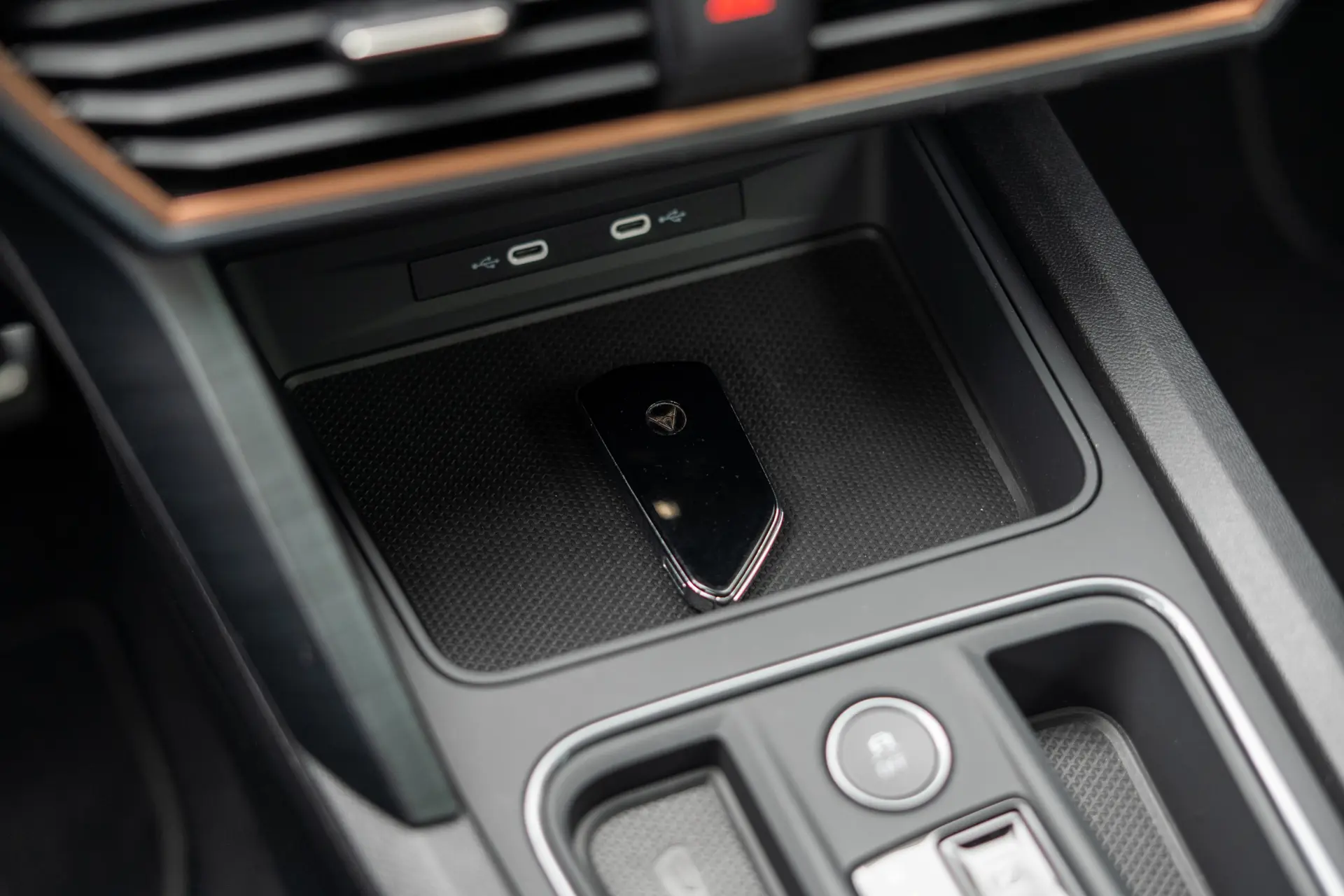Cupra Formentor 1.4 e-Hybrid DSG VZ 106
