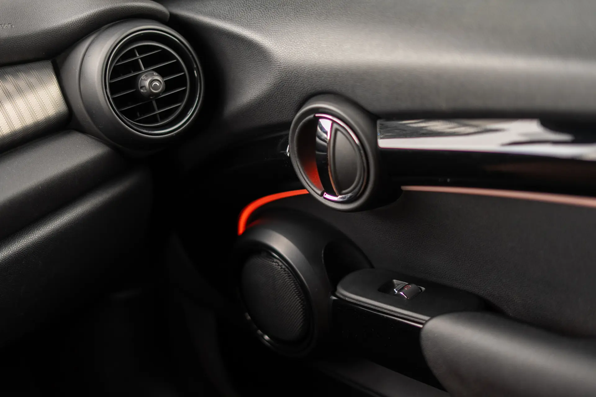 MINI 5 Portas Cooper D Auto 38