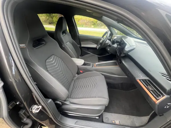 Cupra Born 170kW/77kWh 36