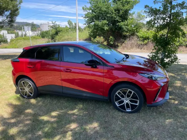 MG MG4 77 kWh Extended Range Luxury 5