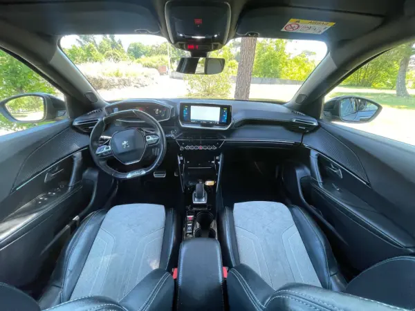 Peugeot e-2008 GT 29