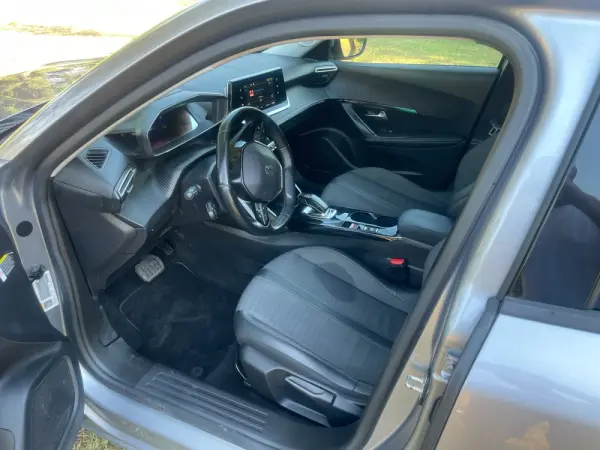 Peugeot e-2008 Allure 15