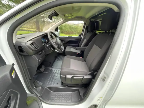 Citroën e-Jumpy Longa (75-kWh) 19