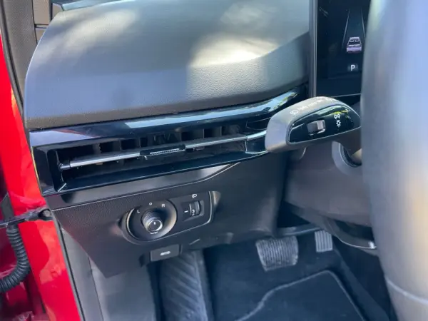 MG MG4 77 kWh Extended Range Luxury 41