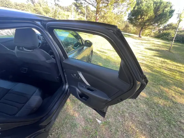 Citroen e-C4 136 PLUS 15