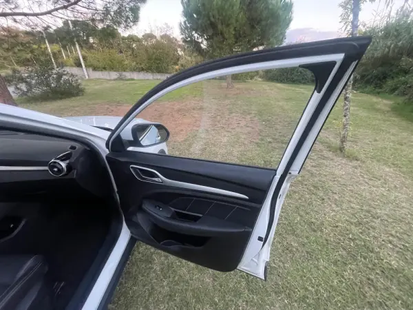 MG ZS Luxury 51