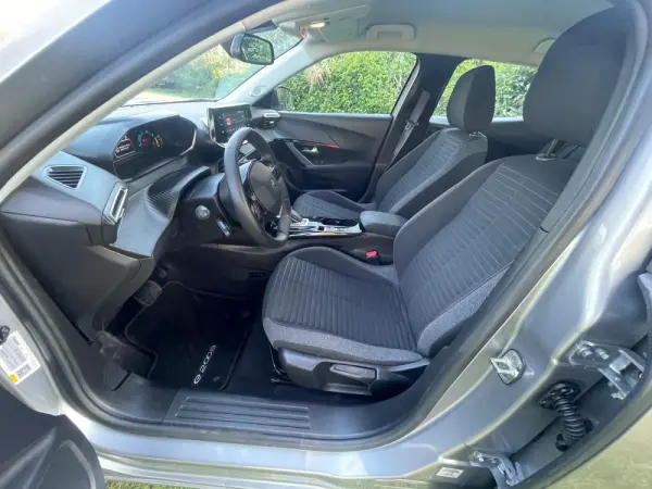 Peugeot e-2008 50 kWh Active 11
