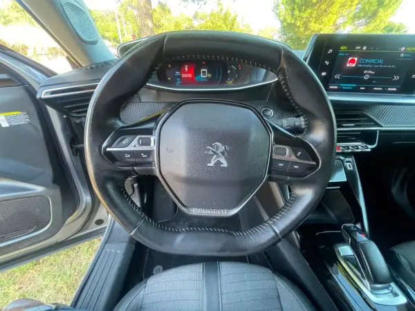 Peugeot e-2008 Allure 26