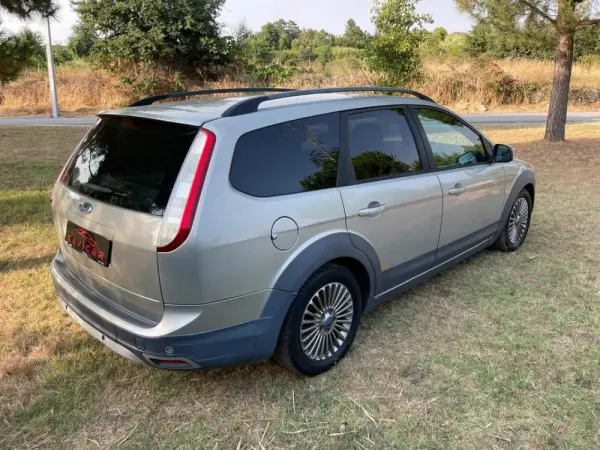 Ford Focus SW 1.6 TDCi DPF Titanium 9