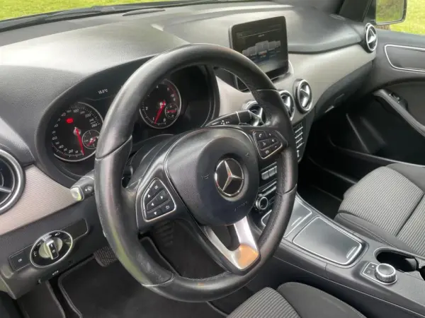 Mercedes-Benz B 180 (CDI) d 7G-DCT Urban 32