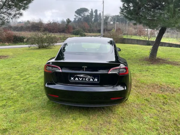 Tesla Model 3 Long Range Tração Traseira 27