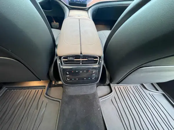 Mercedes-Benz EQS 450+ 39