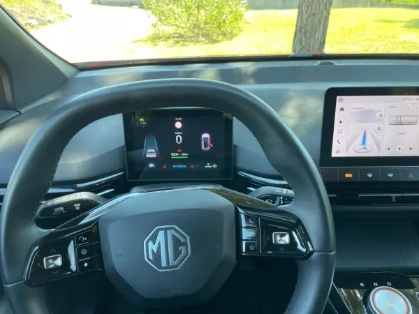 MG MG4 77 kWh Extended Range Luxury 36