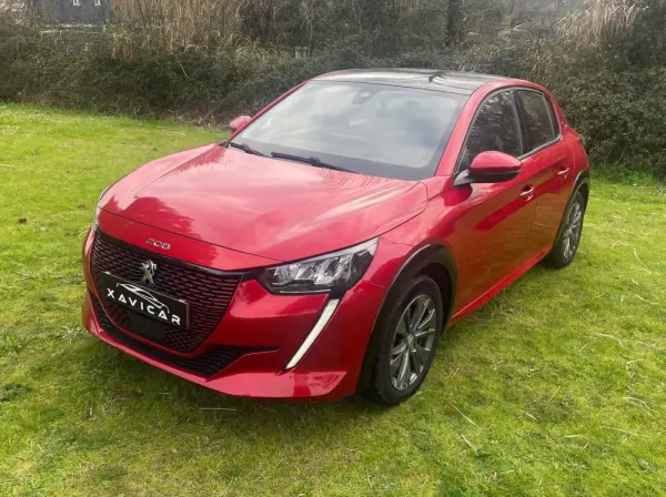 Peugeot e-208 Allure 42