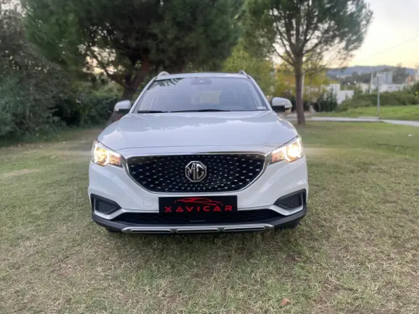 MG ZS Luxury 3