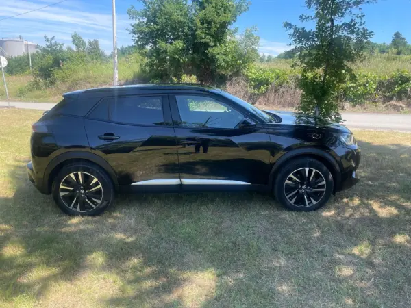 Peugeot e-2008 GT 9