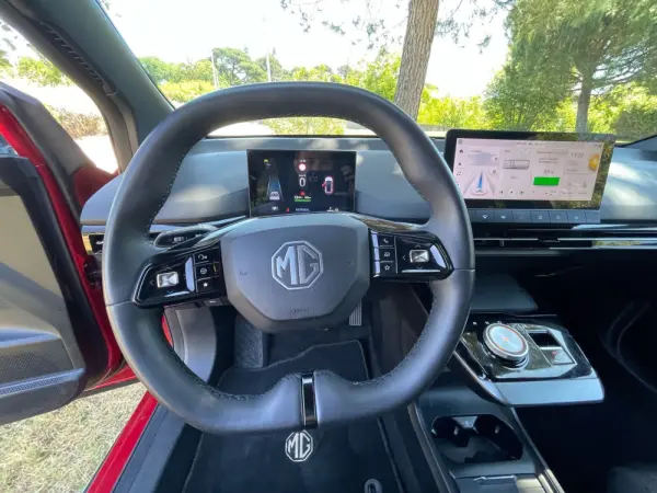 MG MG4 77 kWh Extended Range Luxury 44