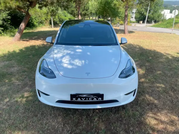 Tesla Model Y Long Range Dual Motor AWD 3