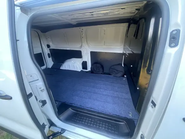Fiat e-Scudo L3 (75-kWh) 18