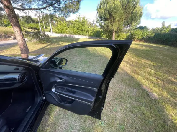 Jeep Avenger 53